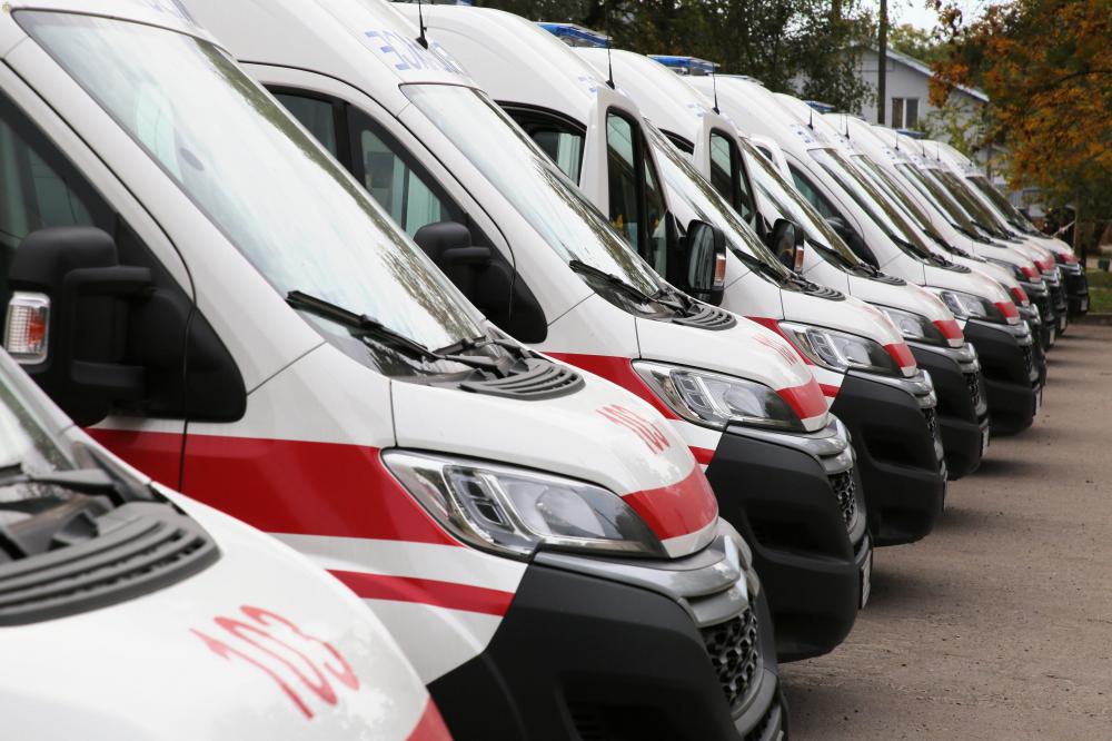 Автомобілі «швидкої» виставлять на аукціон, щоб потім передати на фронт