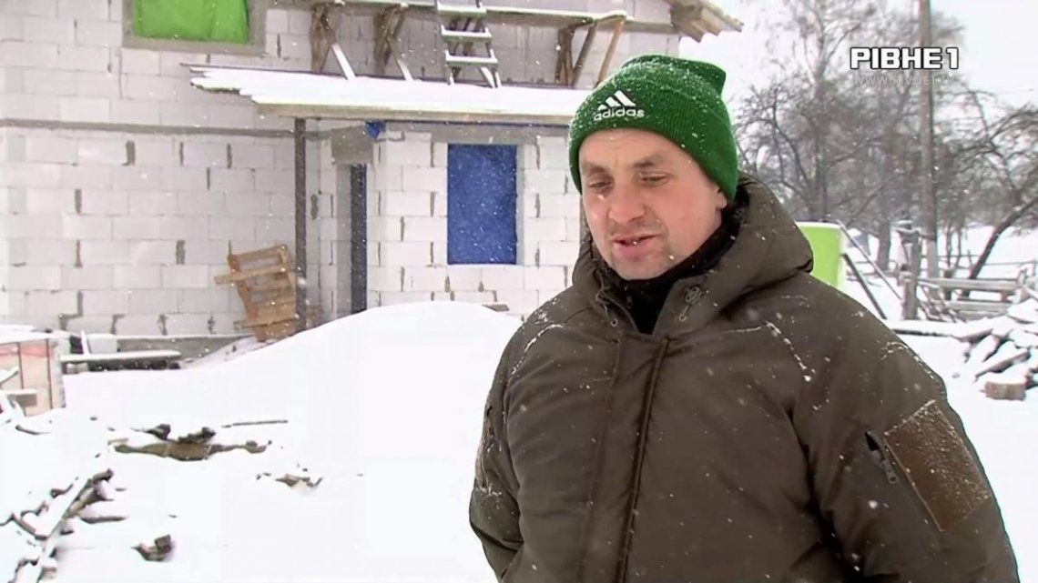 Багатодітна родина кіборга з Березнівщини досі живе у родичів