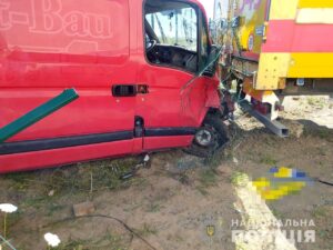 Біля Рівного водій не впорався з керуванням — постраждала жінка