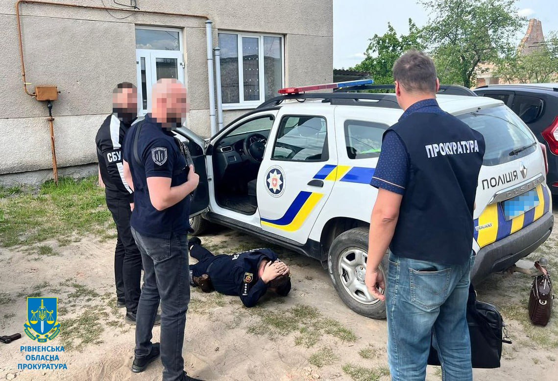 Бізнес на ухилянтах: на Радивилівщині СБУ затримала старосту громади та правоохоронця