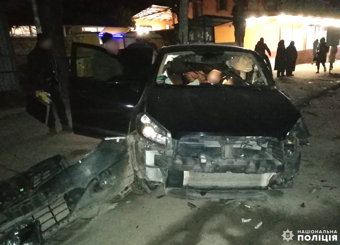 Через п’яного водія зіткнулись чотири автомобілі