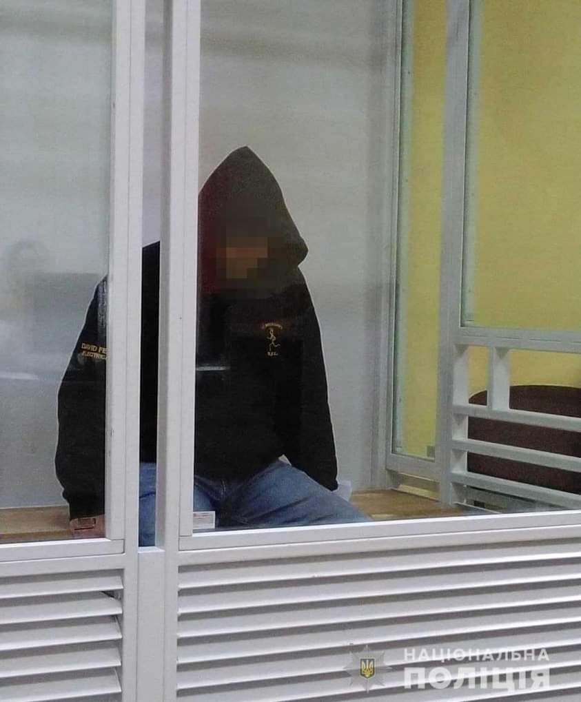 Чоловіка, який поранив Рівнянина у дворі багатоповерхівки, взяли під варту