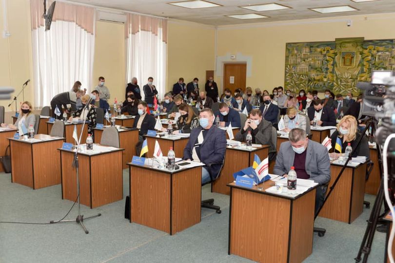 Депутати Рівнеради вимагають заборонити діяльність антиукраїнських політичних сил
