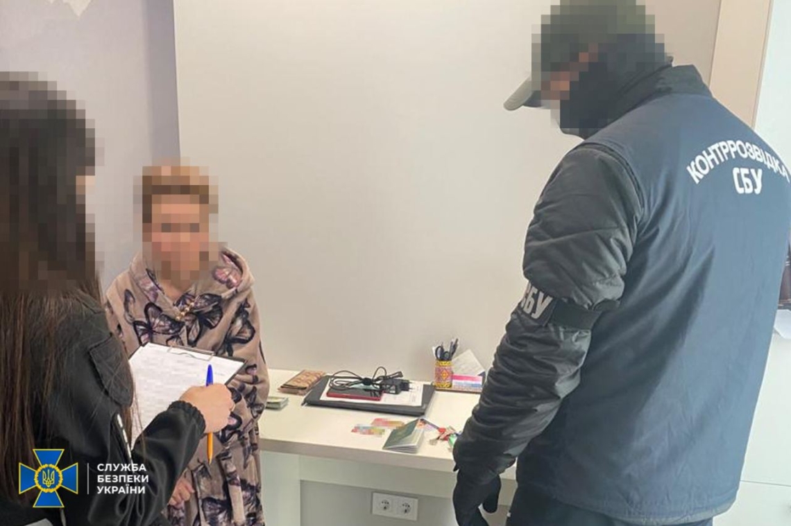 Допомагала нелегалам: контррозвідка СБУ знешкодила українську дипломатку