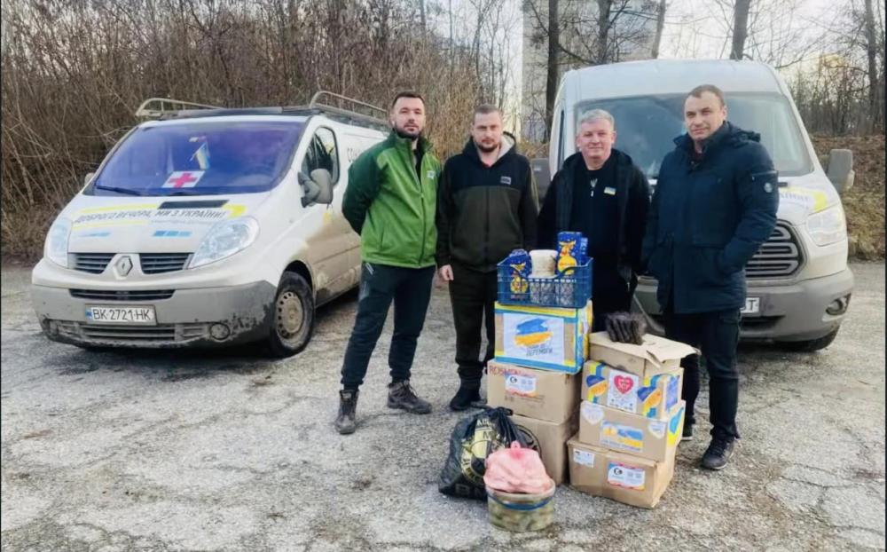 Допомога – на передову: Млинівська громада передала бійцям квадрокоптери та харчі