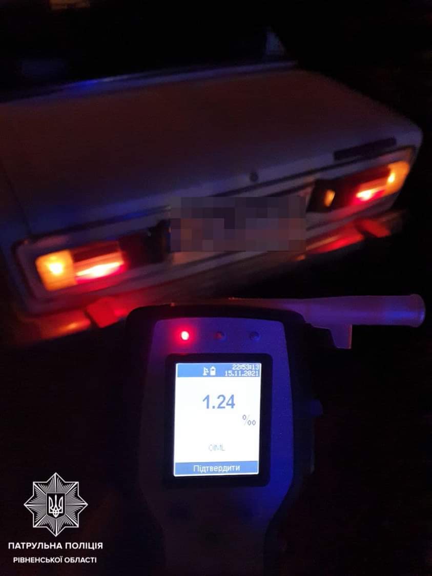 Двоє нетверезих юнаків викрали у Рівному автомобіль, щоб доїхати додому