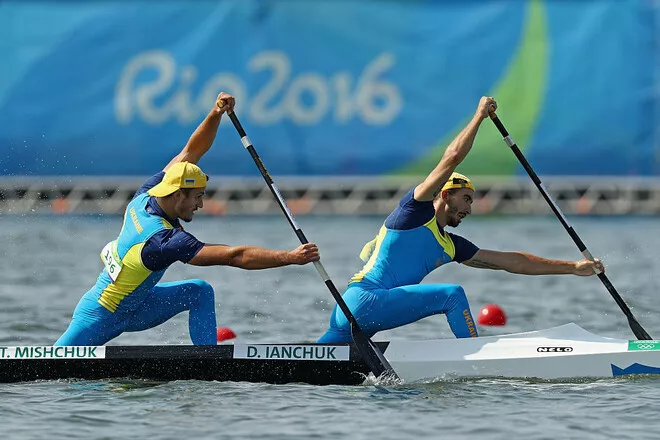 Двоє українських веслувальників вийшли до півфіналу Олімпіади-2020