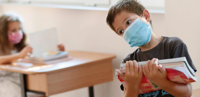 Канікули можуть змістити: у МОН не виключають, що учні знову будуть навчатися влітку