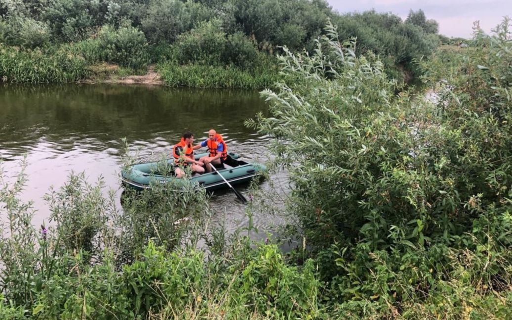 Хотіла врятувати свою подругу: стали відомі подробиці трагедії на Рівненщині, де втопилися двоє дівчат