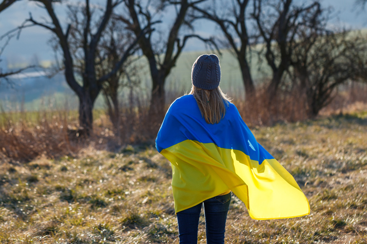 Країни ЄС змінюють правила для біженців із України: у матеріальній допомозі та житлі відмовлятимуть частіше