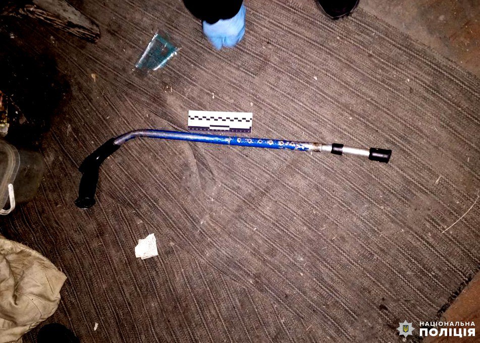 Майже десять ударів по голові: у Клесові чоловік побив сусідку