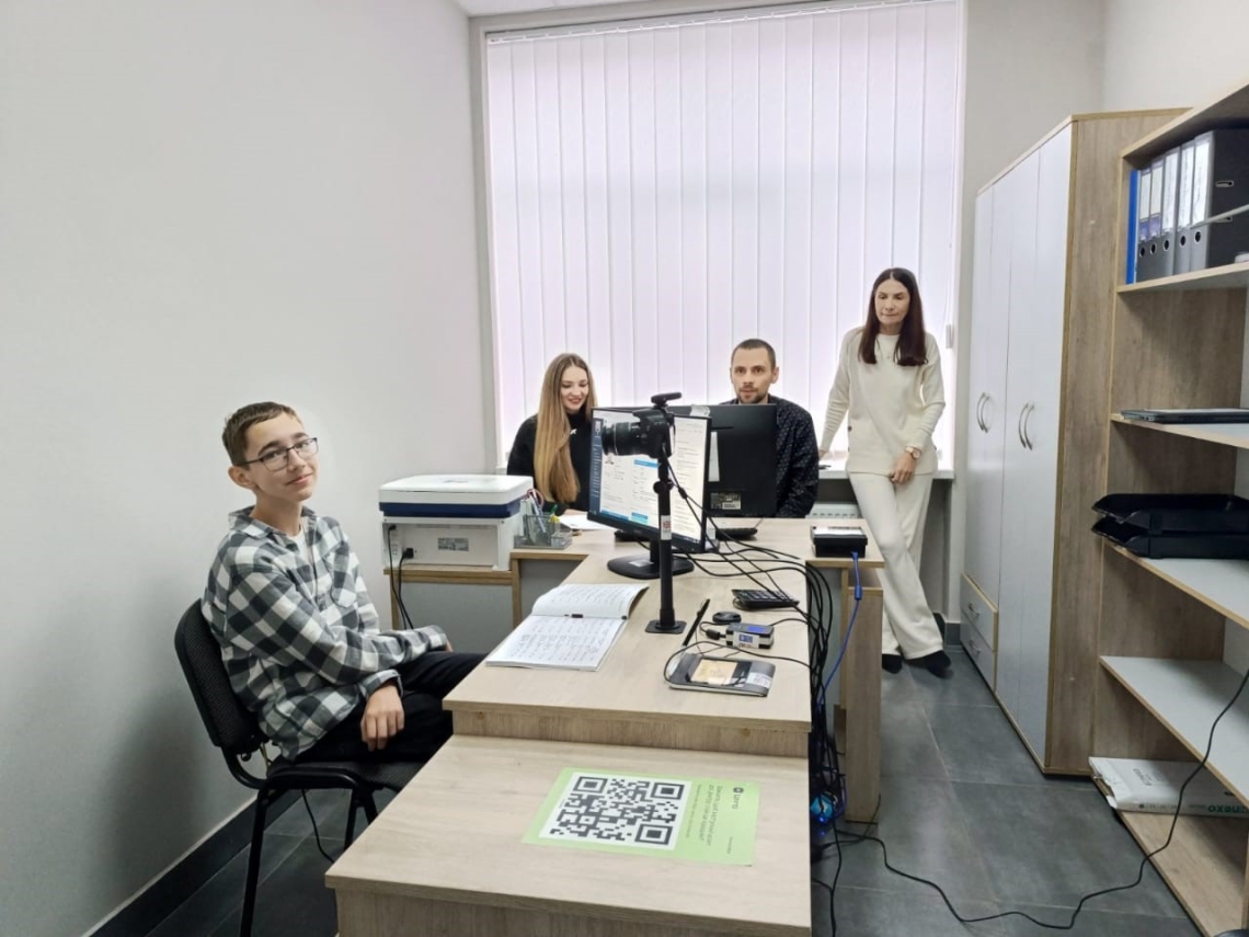 Мешканці Острога паспорти отримуватимуть у місцевому ЦНАПі
