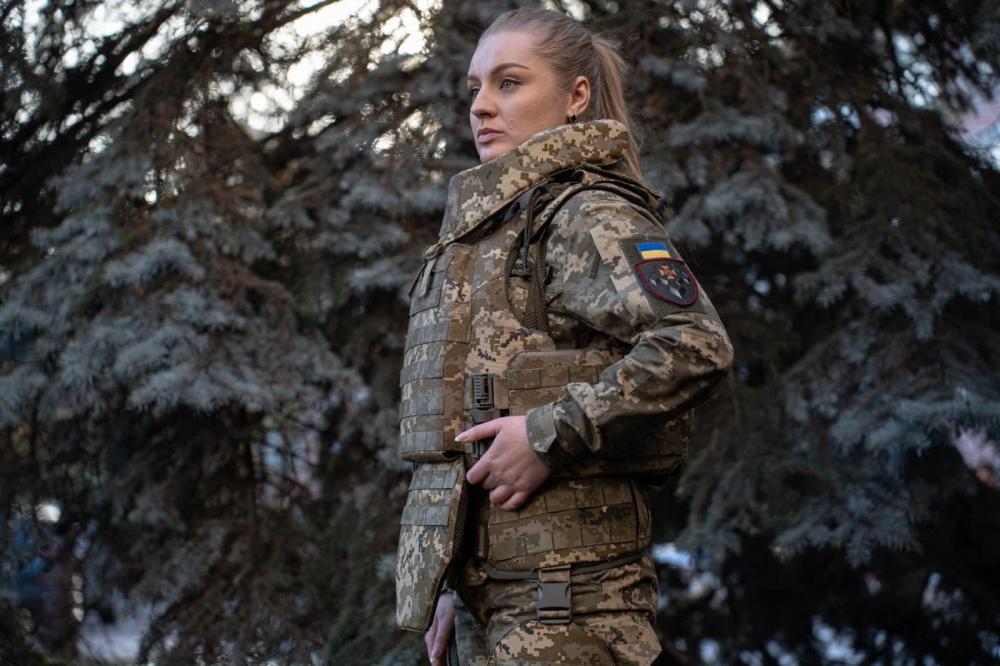 Міноборони сертифікувало перший бронежилет для військовослужбовиць