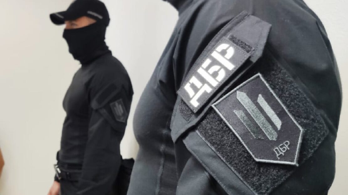 Нa Хaркiвщинi правоохоронці віддали окупантам тaбельну збpoю