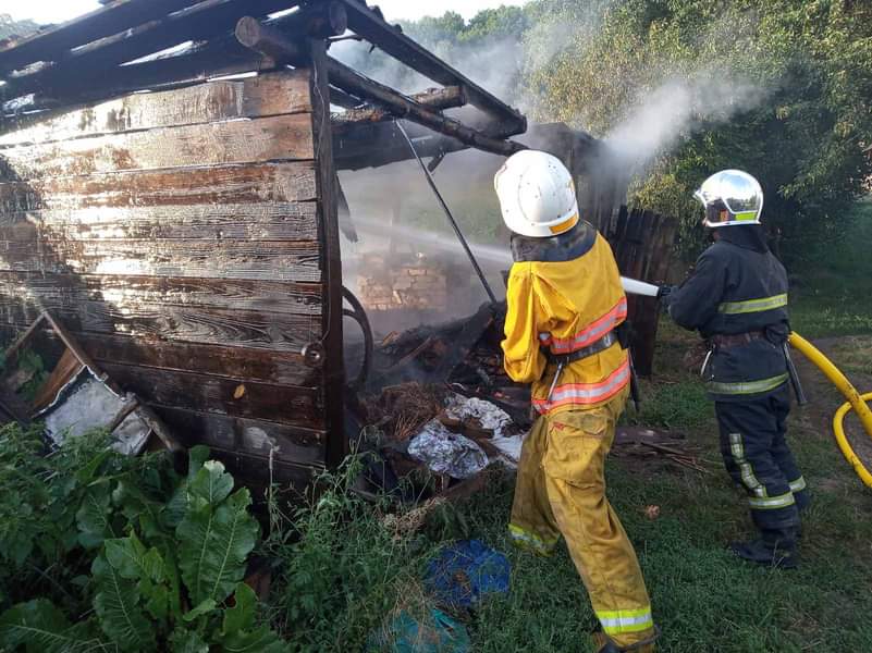 На Острожчині сталася пожежа у приватному господарстві