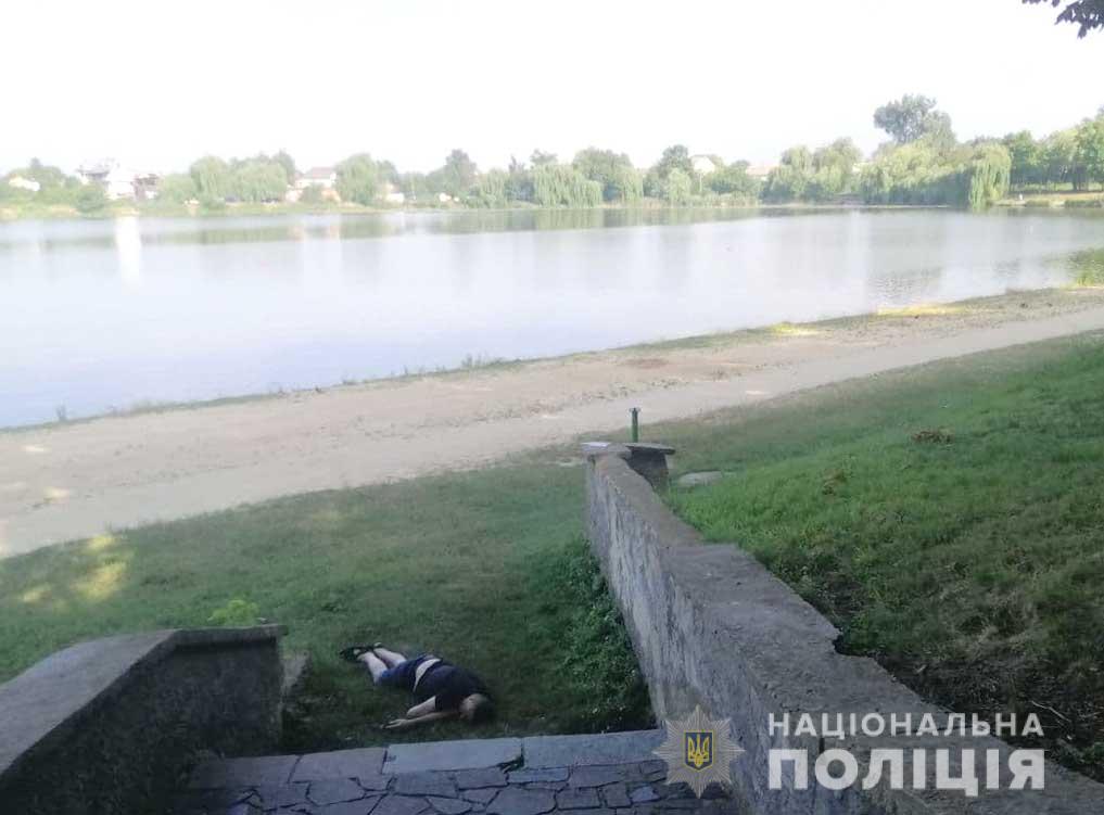 На пляжі у Рівному знайшли мертвим чоловіка