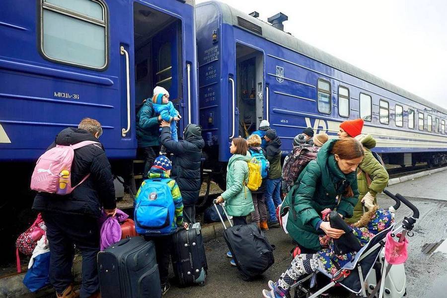 На Рівненщині чекають потяг з переселенцями на початку червня