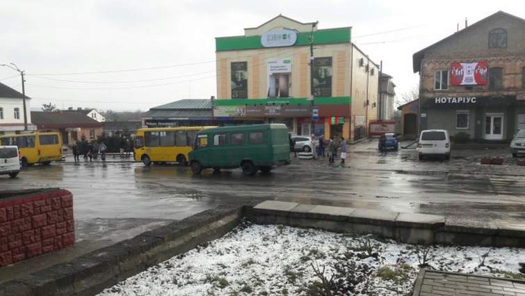 На Рівненщині чоловік заявив про грабіж, щоб поліцейські знайшли загублений телефон