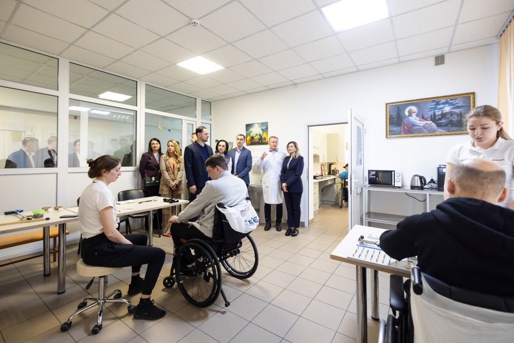На Рівненщині Олена Зеленська поспілкувалась із бійцями, які проходять реабілітацію