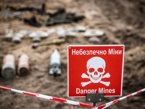 На Рівненщині підірвалися на міні шестеро військових