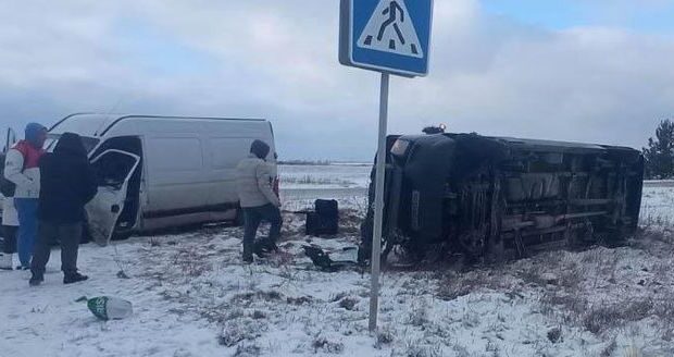 На Рівненщині у ДТП потрапила маршрутка, в якій перебували 10 пасажирів