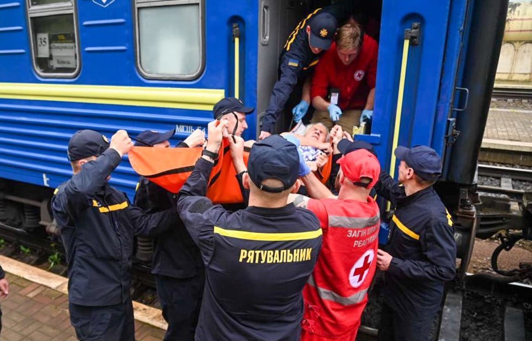 На Рівненщину прибув шостий евакуаційний потяг