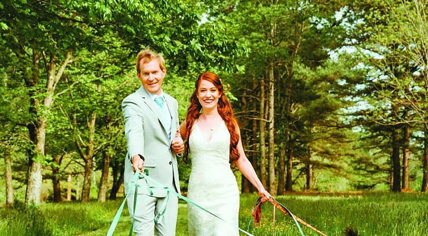 На своє весілля запросили корову, свиней, індиків