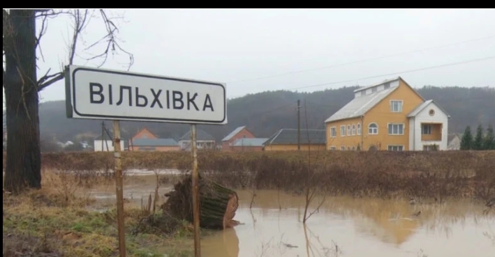 На Закарпаття прийшла страшна повінь. Змило 14 річного підлітка(ВІДЕО)