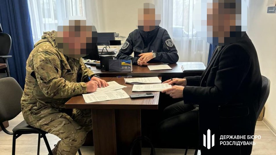 Нарахував сержантці, яка не воювала, понад 400 тисяч гривень