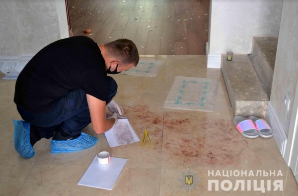 Підозрюваній у вбивстві чоловіка та замаху на вбивство доньки може загрожувати довічне ув’язнення (ВІДЕО)