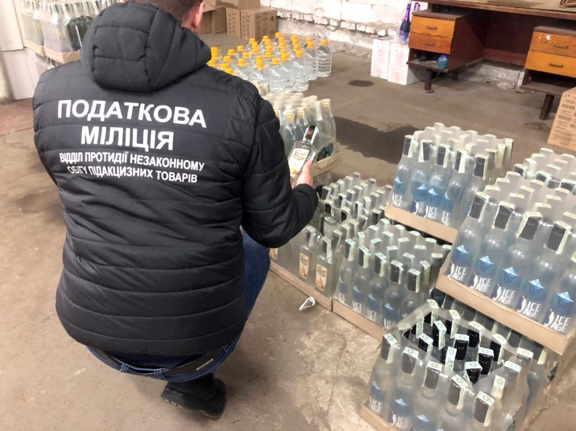 Підпільний склад-магазин з алкоголем виявили у Рівному