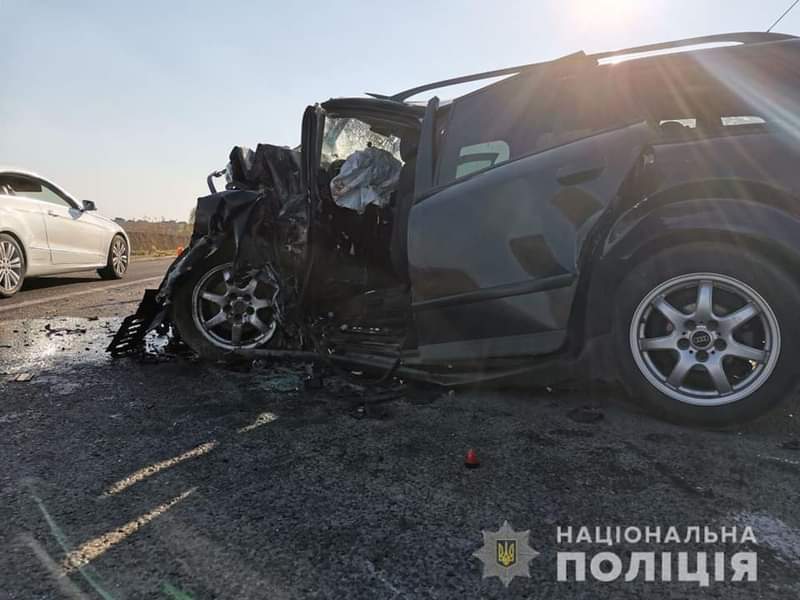 Поліція відкрила кримінальне провадження за фактом ДТП на Рівненщині, у якій загинула сім’я