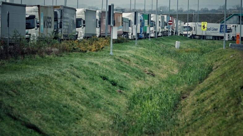 Польські перевізники не пропускають в Україну гуманітарну допомогу