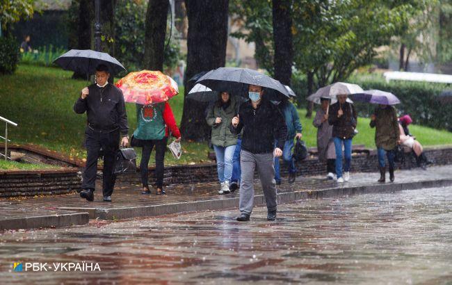 “Привітна” весна несе на Рівненщину грозу та град