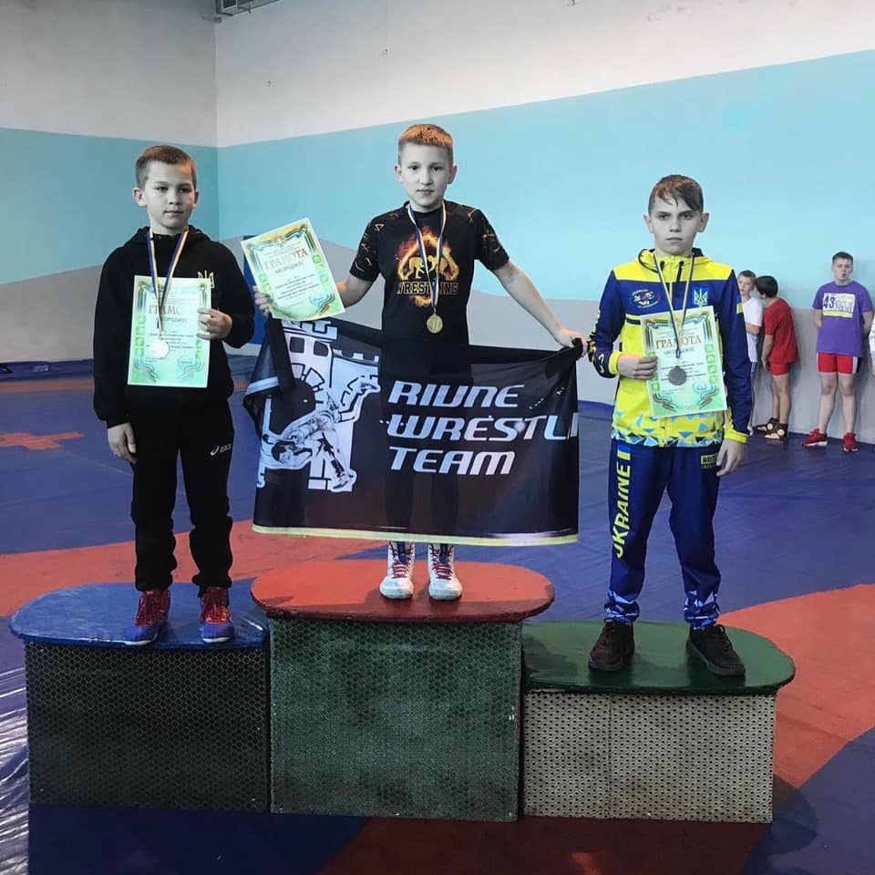 Рівненські борці на змаганнях здобули три медалі