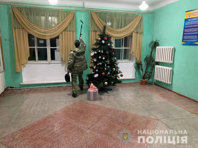 Рівненську школу замінували, до неї з`їхалися усі екстрені служби