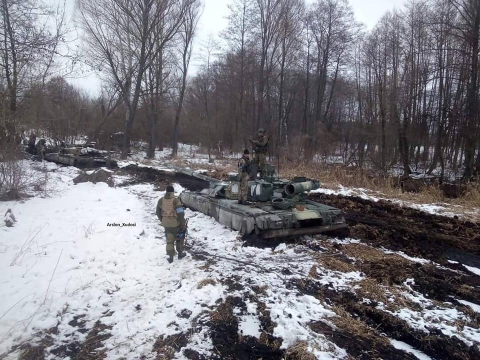 Російські окупанти продовжують в Україні
