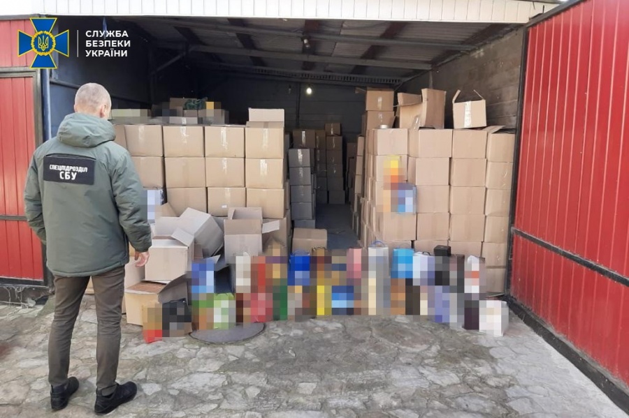 СБУ викрила масштабне виробництво алкоголю під маркою відомих брендів 