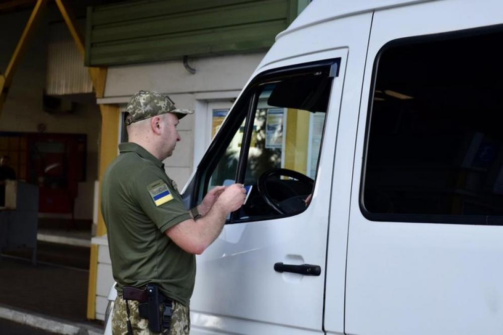 Ще одній категорії українців дозволили виїзд за кордон