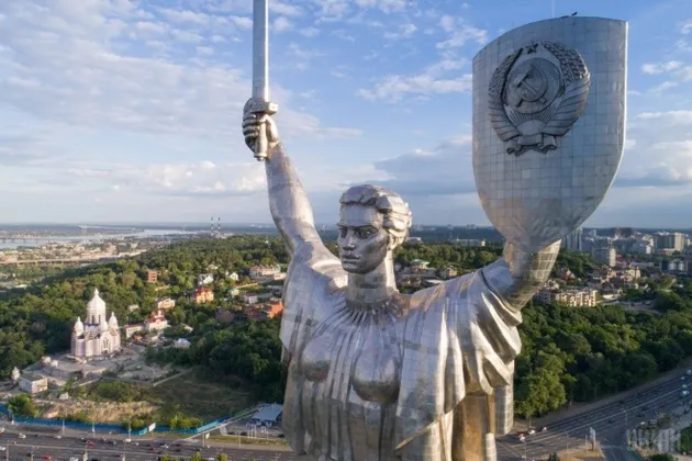 Що робити з монументом