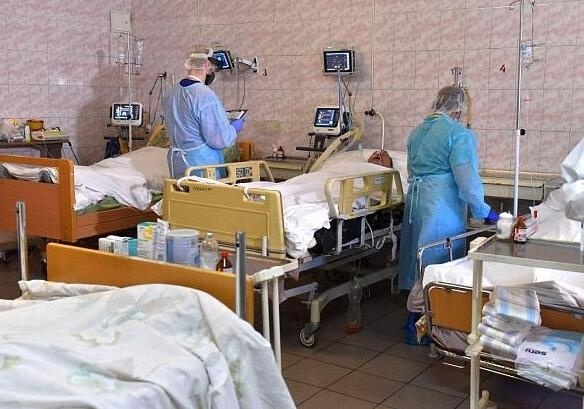 Смертей від коронавірусу більшає через нові штами