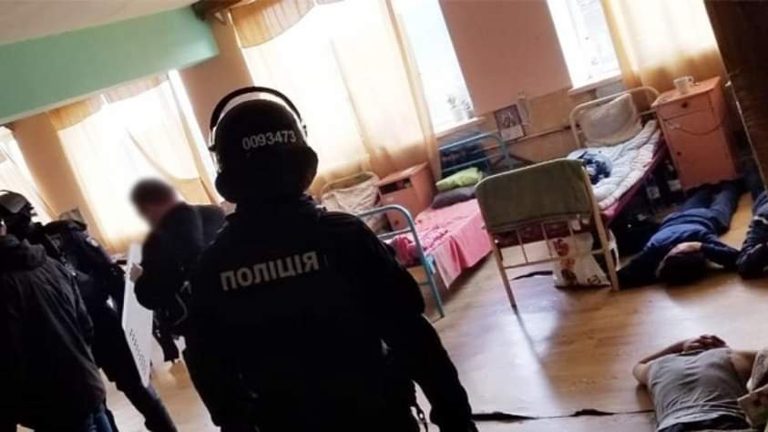 «Смотрящого» зі спільниками судитимуть за організацію наркобізнесу за ґратами