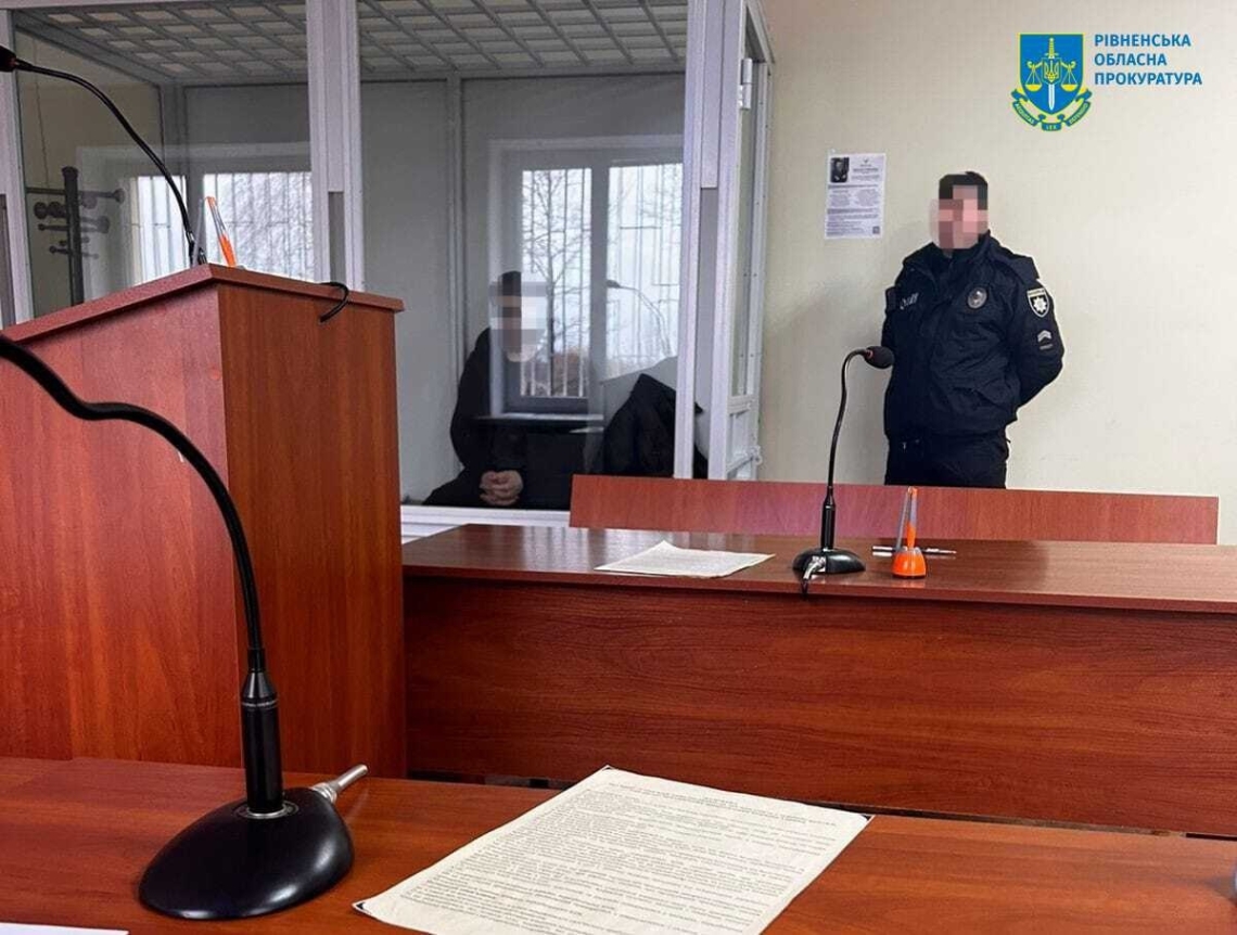 Стрілок, який з автомата пальнув по молодиках, своєї вини не визнає