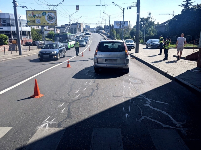 Суд взяв під варту водія, який збив жінку на пішохідному переході у Рівному