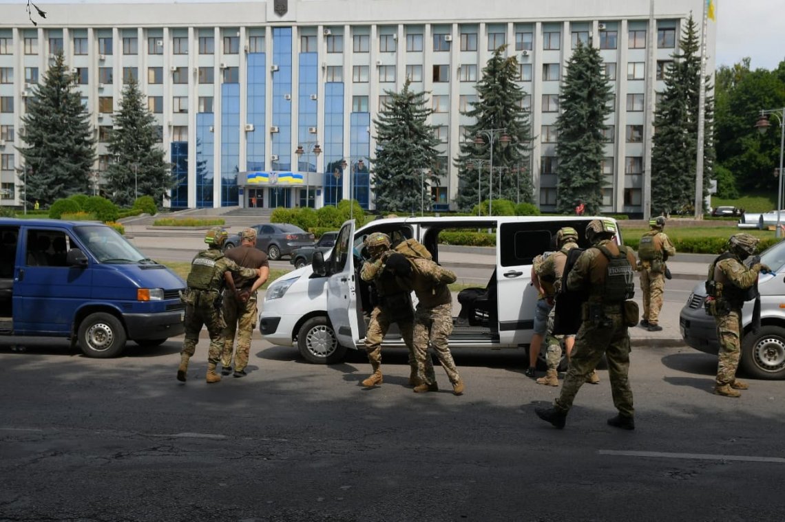 Терористи, заручники та вибухи: у Рівненській ОДА провели антитерористичні навчання