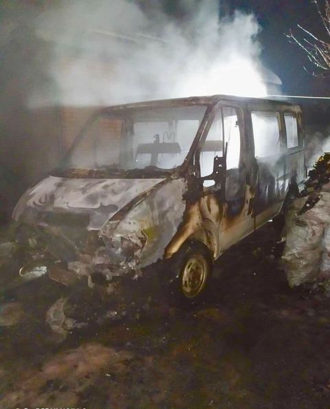 У Березному пожежа знищила автомобіль