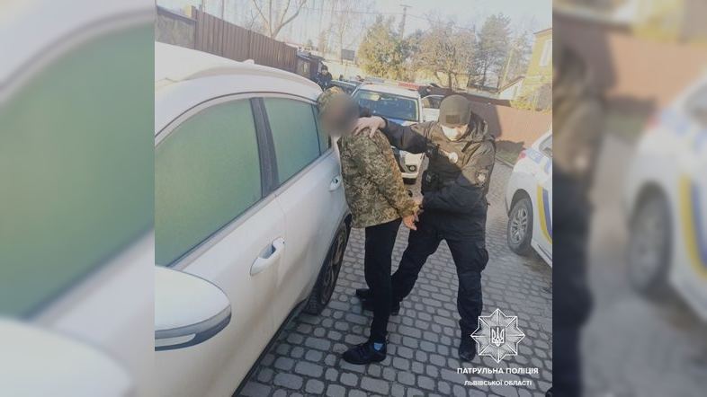 У Львові обікрали банк: крадіїв затримали