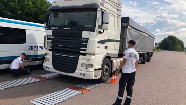 У Рівненській області перенавантажені вантажівки забиратимуть на потреби ЗСУ