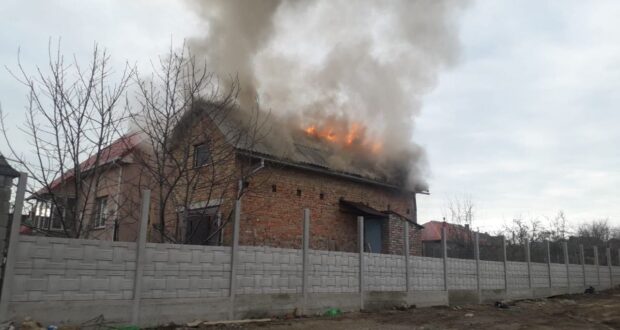 У Рівному горіла двоповерхівка