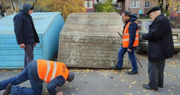 У Рівному готуються знести майже три десятки незаконних гаражів